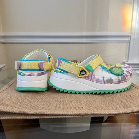 CROCS Classic Hiker 'Peace Out' Shoes | Women's Size 8/ Men's Size 6 | Multi - Picture 5 of 6